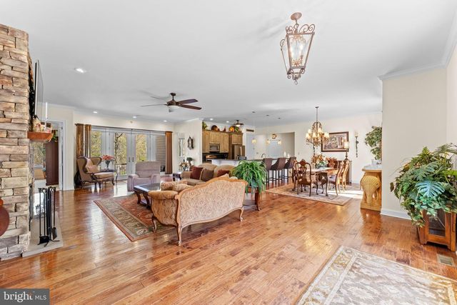 521 CHURCH RD, Hilltown, PA 18927