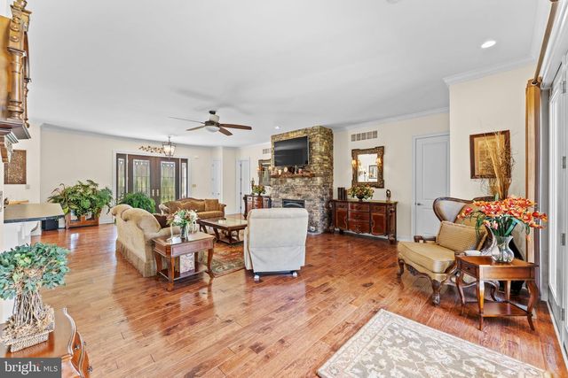 521 CHURCH RD, Hilltown, PA 18927