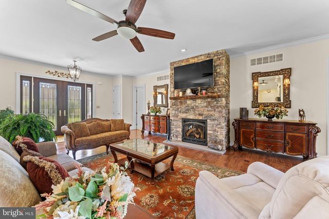 521 CHURCH RD, Hilltown, PA 18927