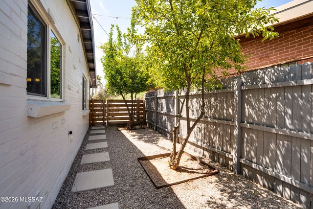 3207 E 2nd Street, Tucson, AZ 85716