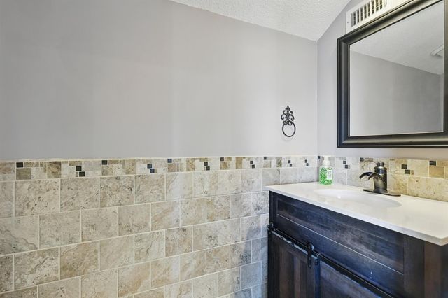 913 Ashland Court, Mansfield, TX 76063