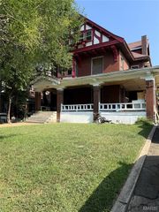 5541 Chamberlain Avenue, St Louis, MO 63112