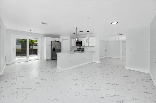 4095 LOCUST STREET NE, St Petersburg, FL 33703