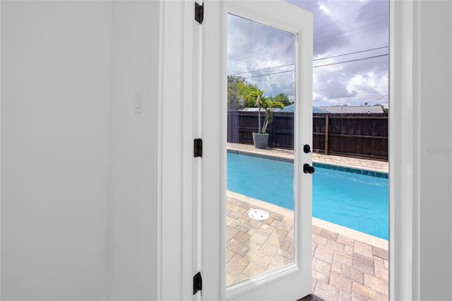 4095 LOCUST STREET NE, St Petersburg, FL 33703