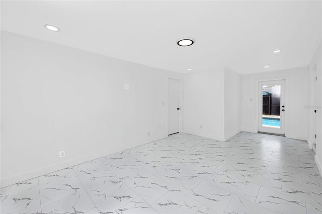 4095 LOCUST STREET NE, St Petersburg, FL 33703