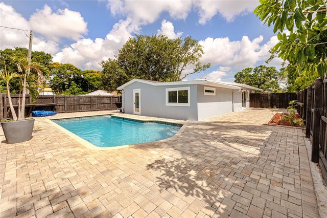 4095 LOCUST STREET NE, St Petersburg, FL 33703
