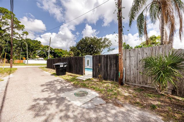 4095 LOCUST STREET NE, St Petersburg, FL 33703