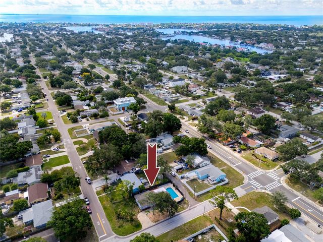 4095 LOCUST STREET NE, St Petersburg, FL 33703