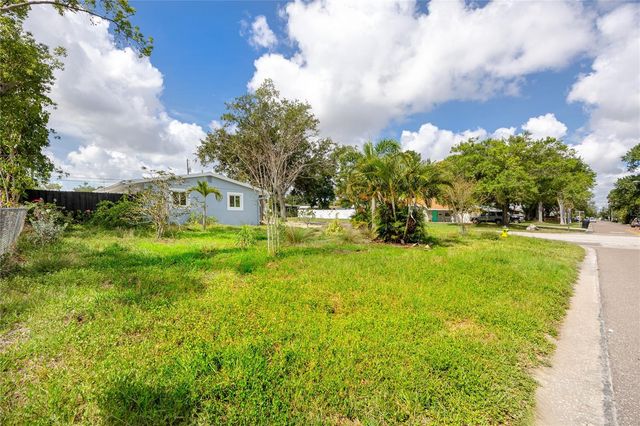 4095 LOCUST STREET NE, St Petersburg, FL 33703