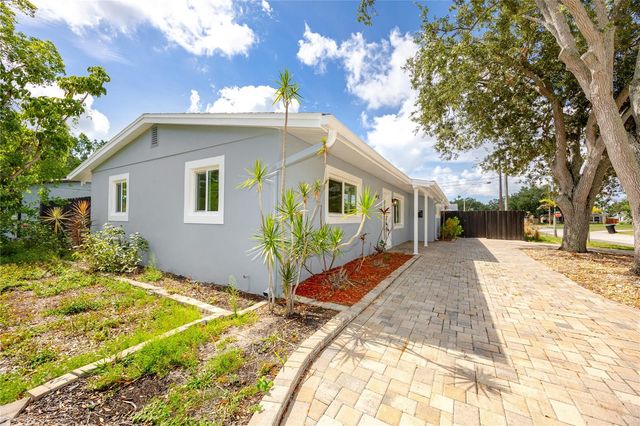 4095 LOCUST STREET NE, St Petersburg, FL 33703