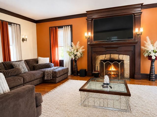86 Bowdoin St, Springfield, MA 01109