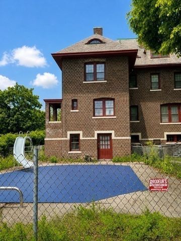 86 Bowdoin St, Springfield, MA 01109