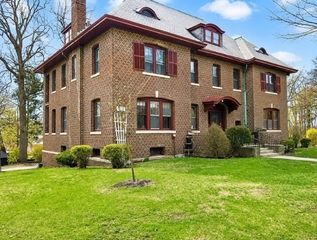 86 Bowdoin St, Springfield, MA 01109