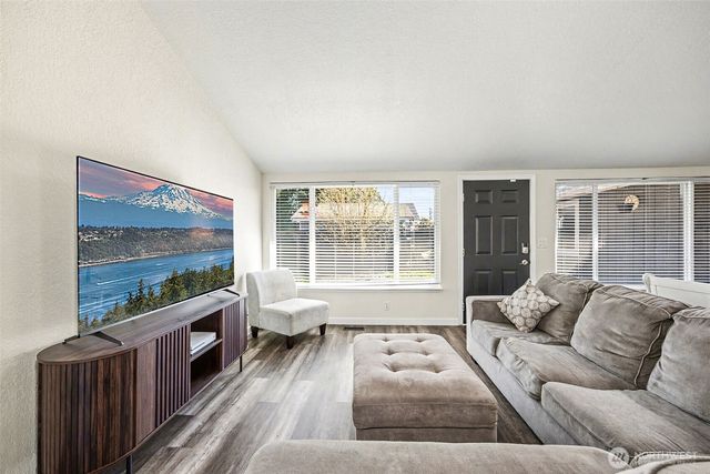 12211 109th Avenue Ct E, Puyallup, WA 98374