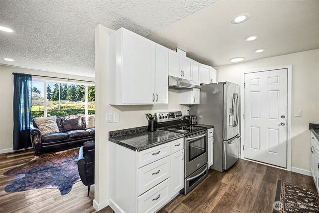 12211 109th Avenue Ct E, Puyallup, WA 98374