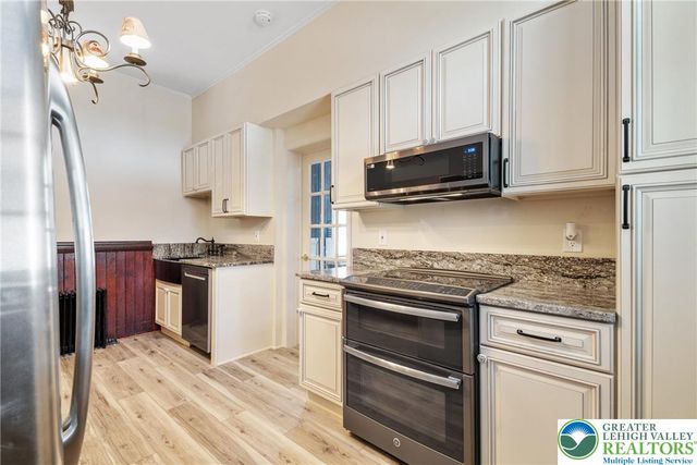 240 Franklin 2, Alburtis Boro, PA 18011