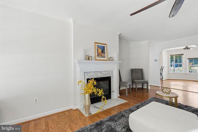 6870 HAWKINS GATE RD, La Plata, MD 20646