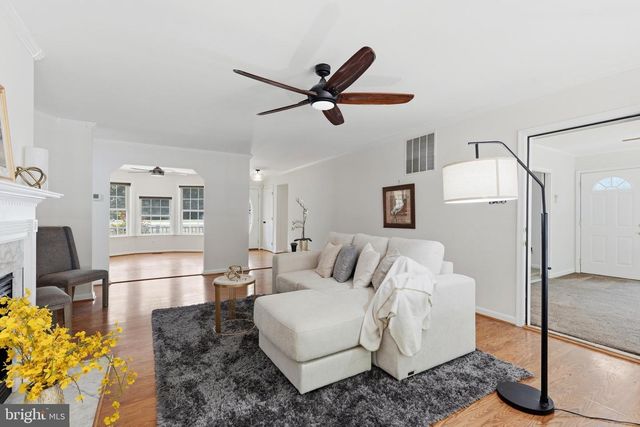 6870 HAWKINS GATE RD, La Plata, MD 20646
