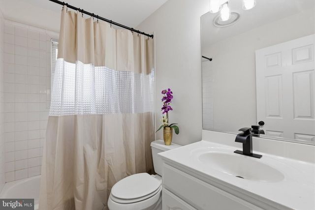 6870 HAWKINS GATE RD, La Plata, MD 20646