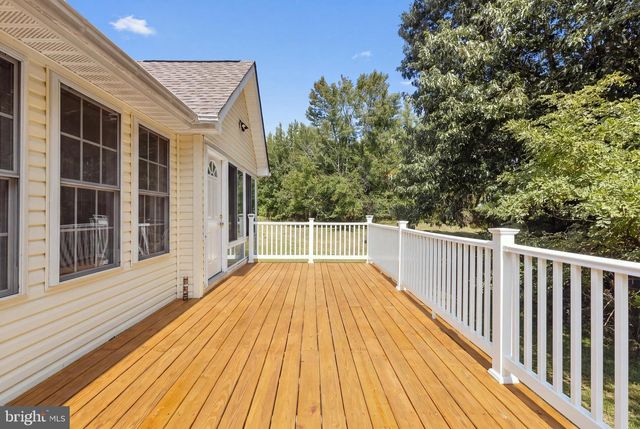 6870 HAWKINS GATE RD, La Plata, MD 20646