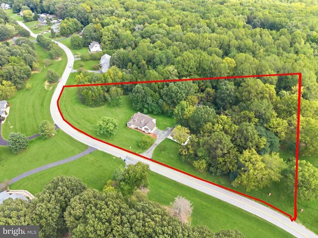 6870 HAWKINS GATE RD, La Plata, MD 20646