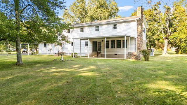 307 Golf Club Ln, Tullahoma, TN 37388