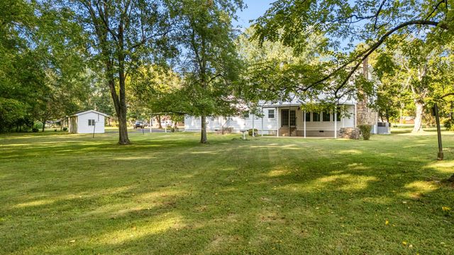 307 Golf Club Ln, Tullahoma, TN 37388