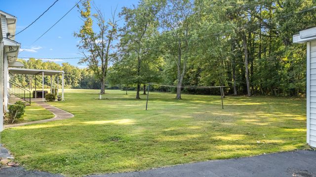 307 Golf Club Ln, Tullahoma, TN 37388