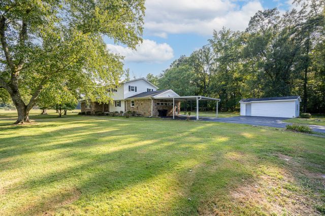 307 Golf Club Ln, Tullahoma, TN 37388