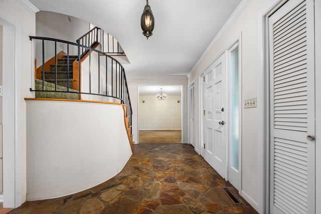 307 Golf Club Ln, Tullahoma, TN 37388