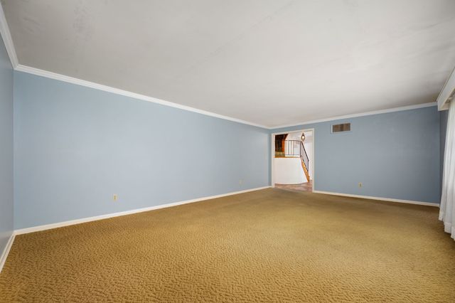 307 Golf Club Ln, Tullahoma, TN 37388