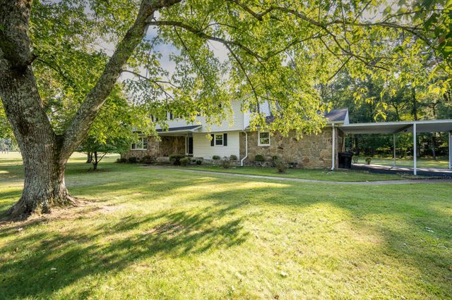 307 Golf Club Ln, Tullahoma, TN 37388