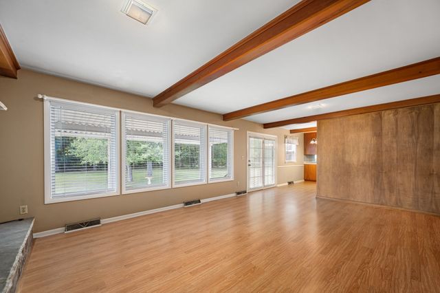 307 Golf Club Ln, Tullahoma, TN 37388