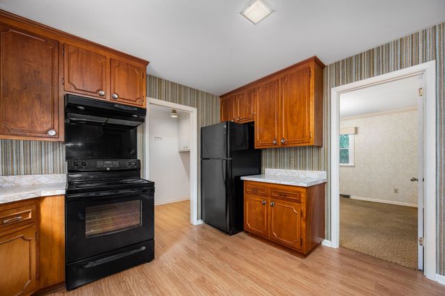 307 Golf Club Ln, Tullahoma, TN 37388