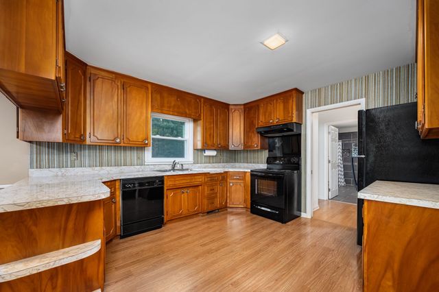 307 Golf Club Ln, Tullahoma, TN 37388