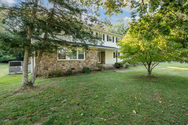 307 Golf Club Ln, Tullahoma, TN 37388