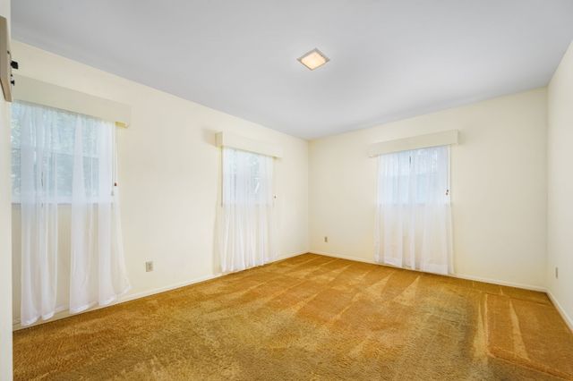 307 Golf Club Ln, Tullahoma, TN 37388