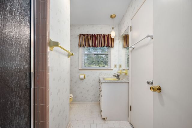 307 Golf Club Ln, Tullahoma, TN 37388