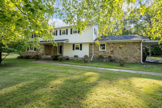 307 Golf Club Ln, Tullahoma, TN 37388