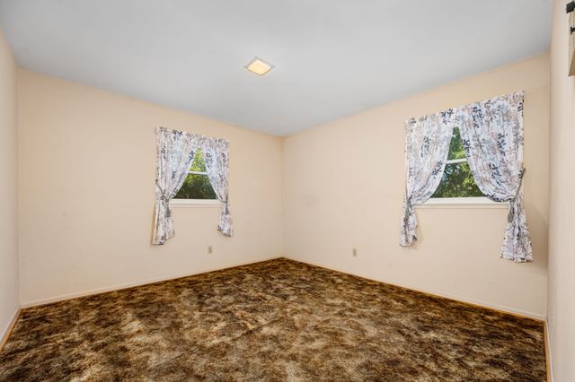 307 Golf Club Ln, Tullahoma, TN 37388