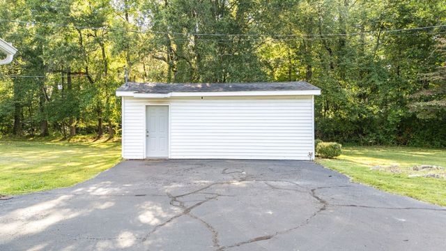 307 Golf Club Ln, Tullahoma, TN 37388