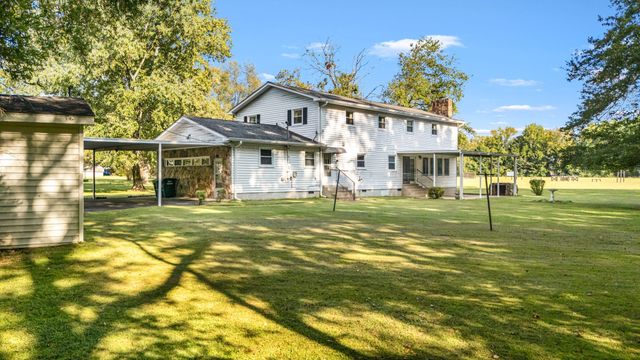 307 Golf Club Ln, Tullahoma, TN 37388