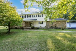 307 Golf Club Ln, Tullahoma, TN 37388