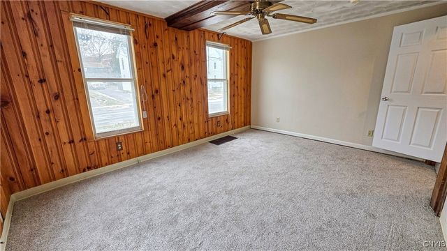 15 Pleasant Street, Auburn, NY 13021