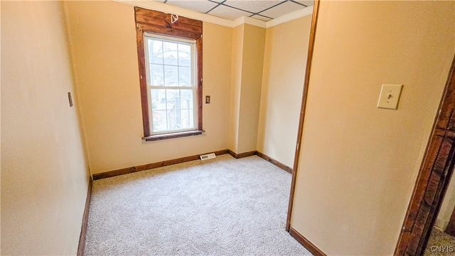 15 Pleasant Street, Auburn, NY 13021