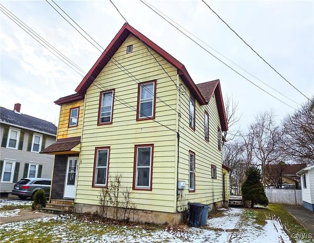 15 Pleasant Street, Auburn, NY 13021