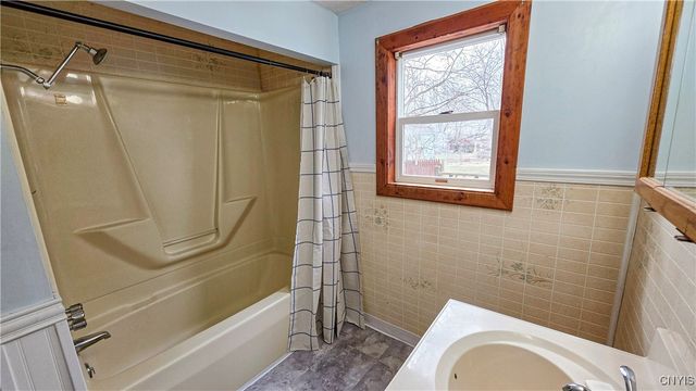 15 Pleasant Street, Auburn, NY 13021