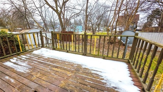 15 Pleasant Street, Auburn, NY 13021