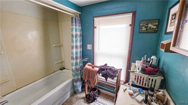 15 Pleasant Street, Auburn, NY 13021