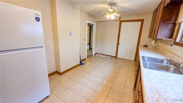 15 Pleasant Street, Auburn, NY 13021